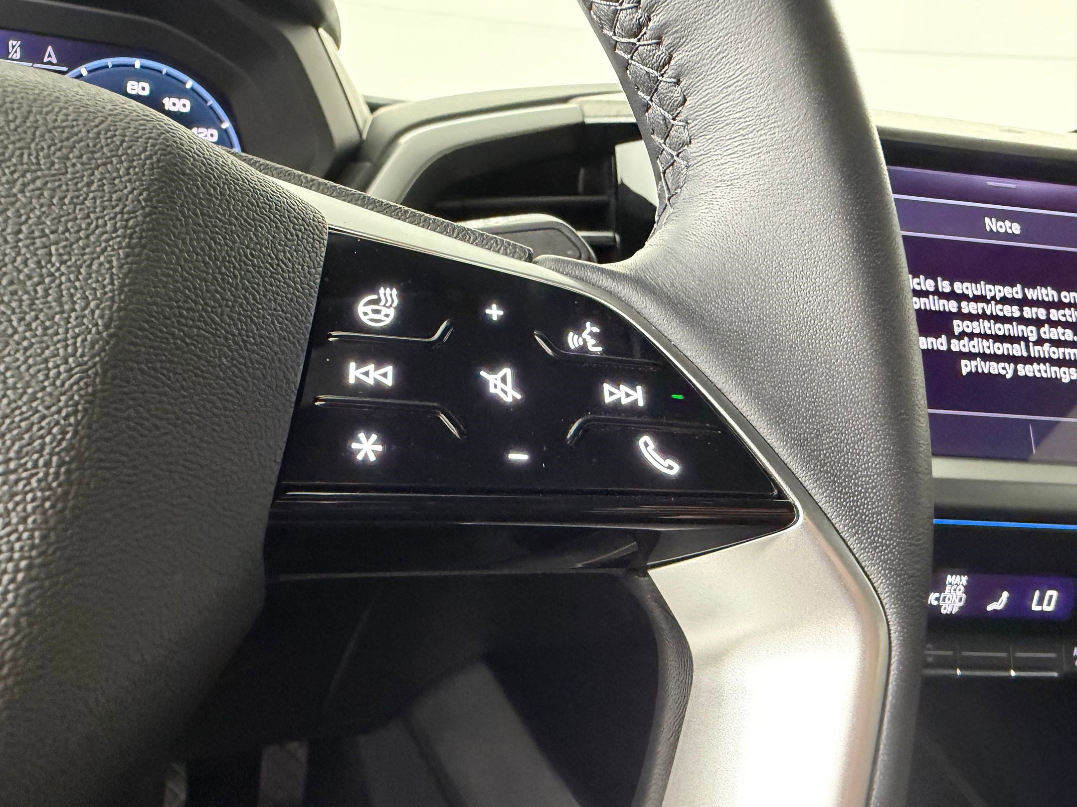 Used 2025 Audi Q4 e-tron Premium Plus image 26