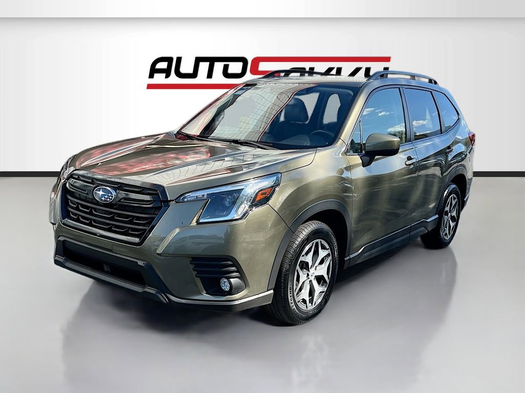 Used 2023 Subaru Forester Premium image 3