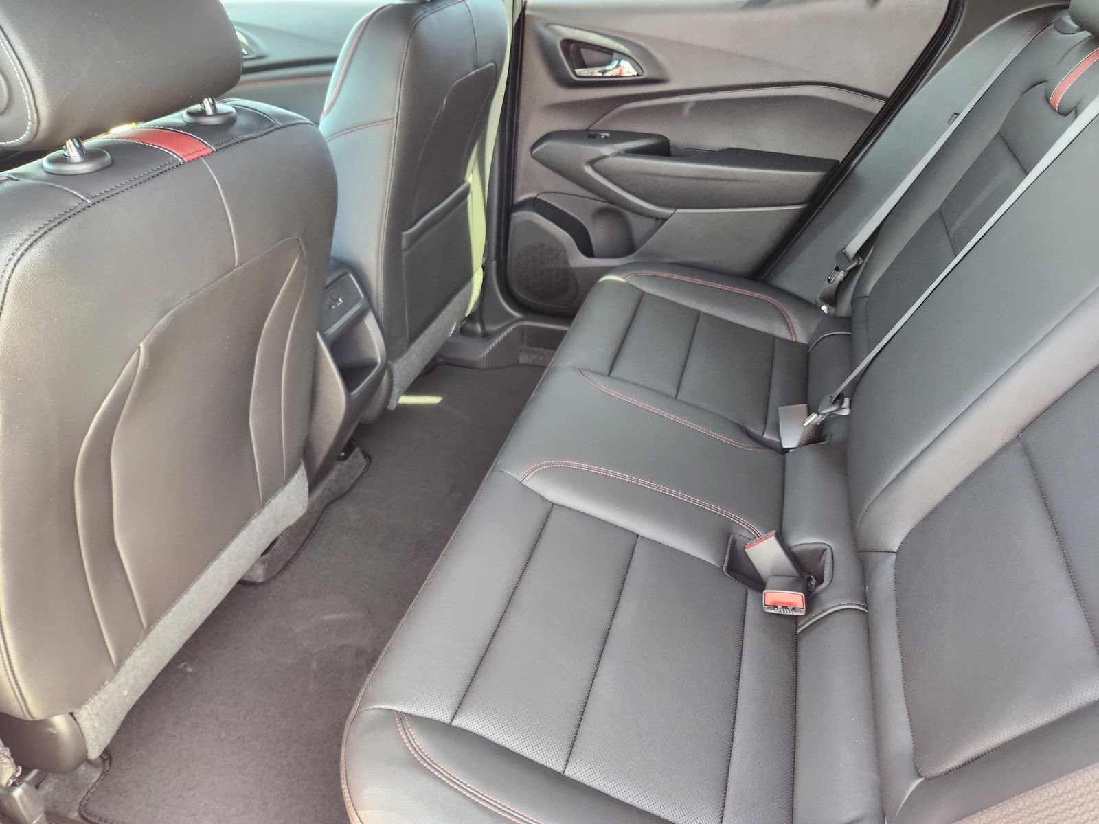 New 2026 Chevrolet Trax RS w/ Sunroof Package FWD image 24