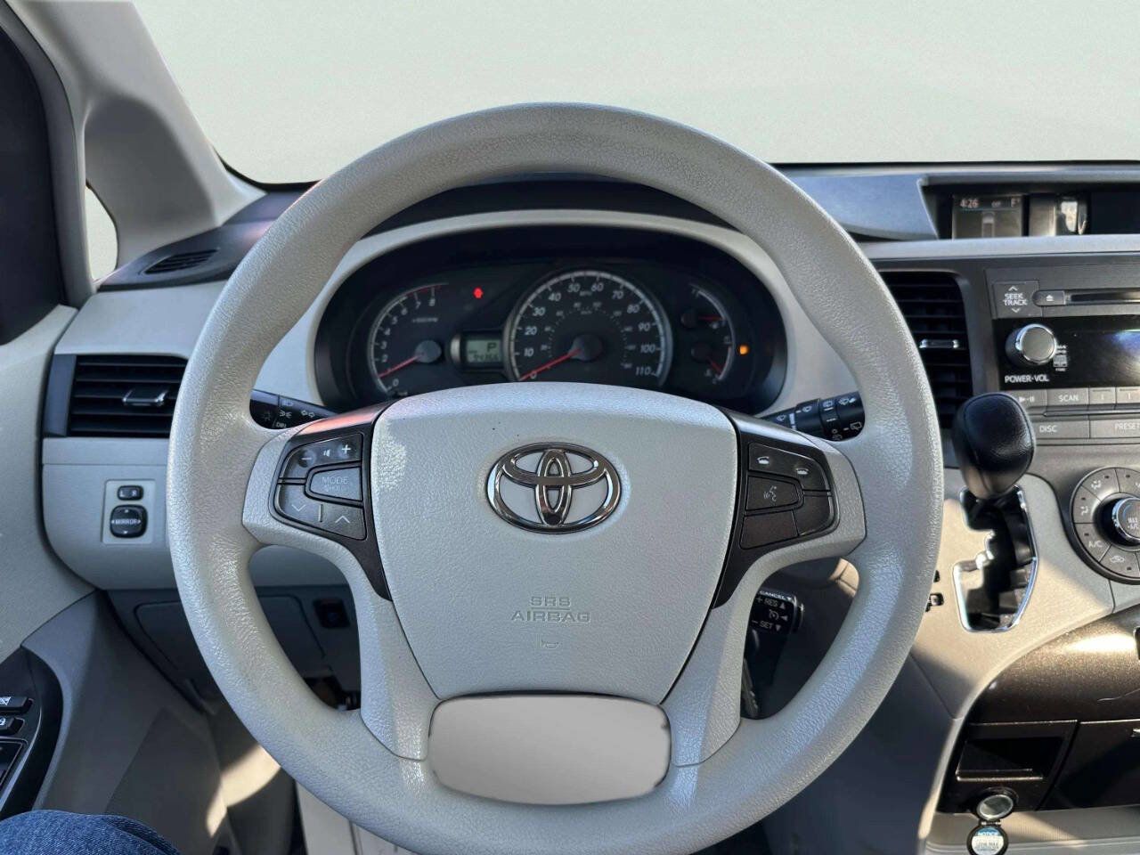 Used 2011 Toyota Sienna LE FWD image 24