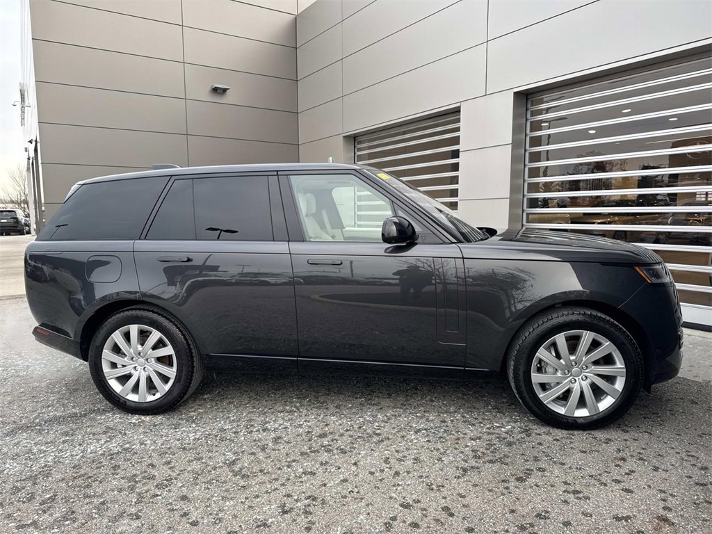 Used 2023 Land Rover Range Rover SE image 9