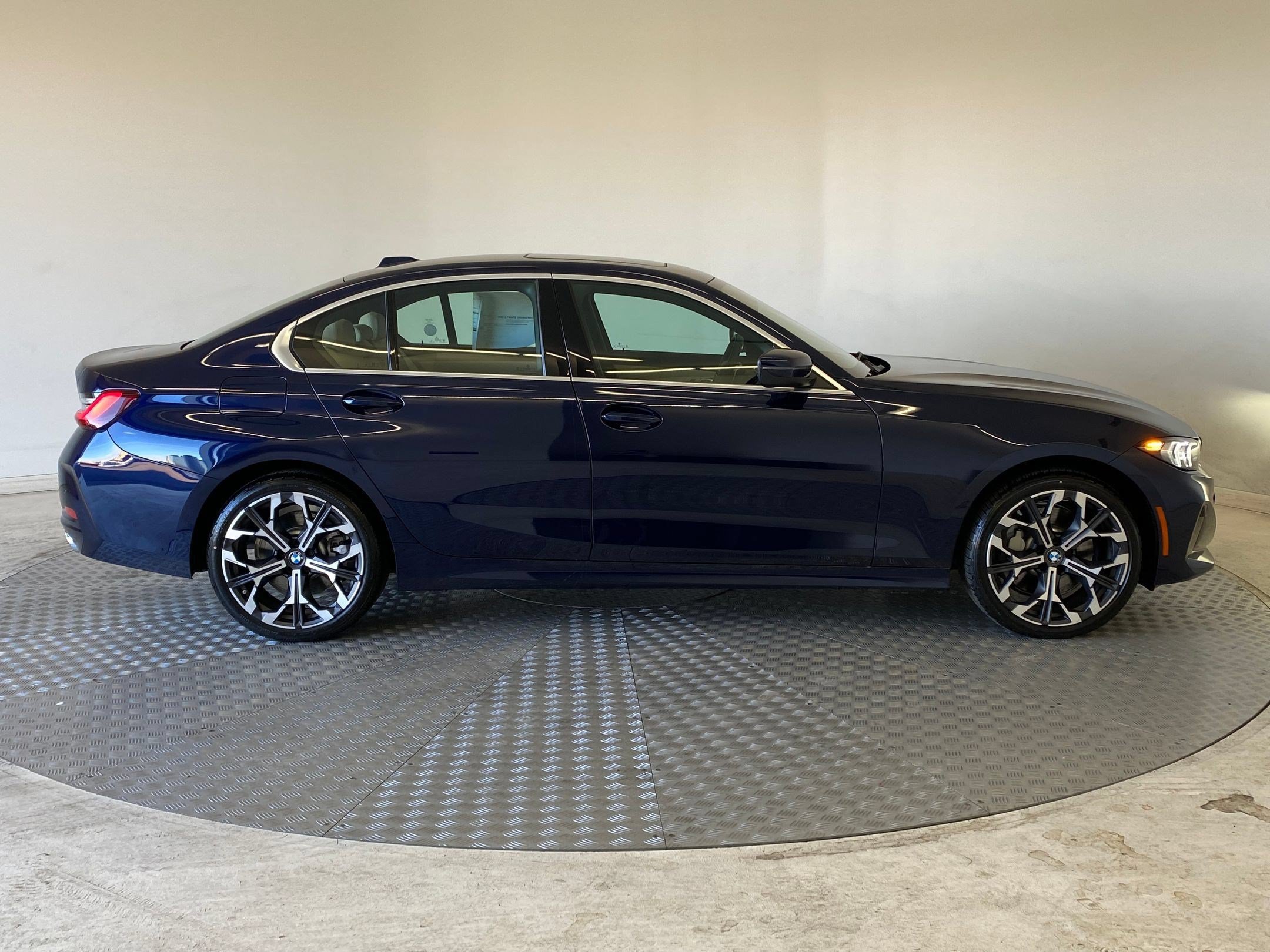 Used 2026 BMW 330i xDrive Sedan w/ Premium Package AWD/4WD image 7