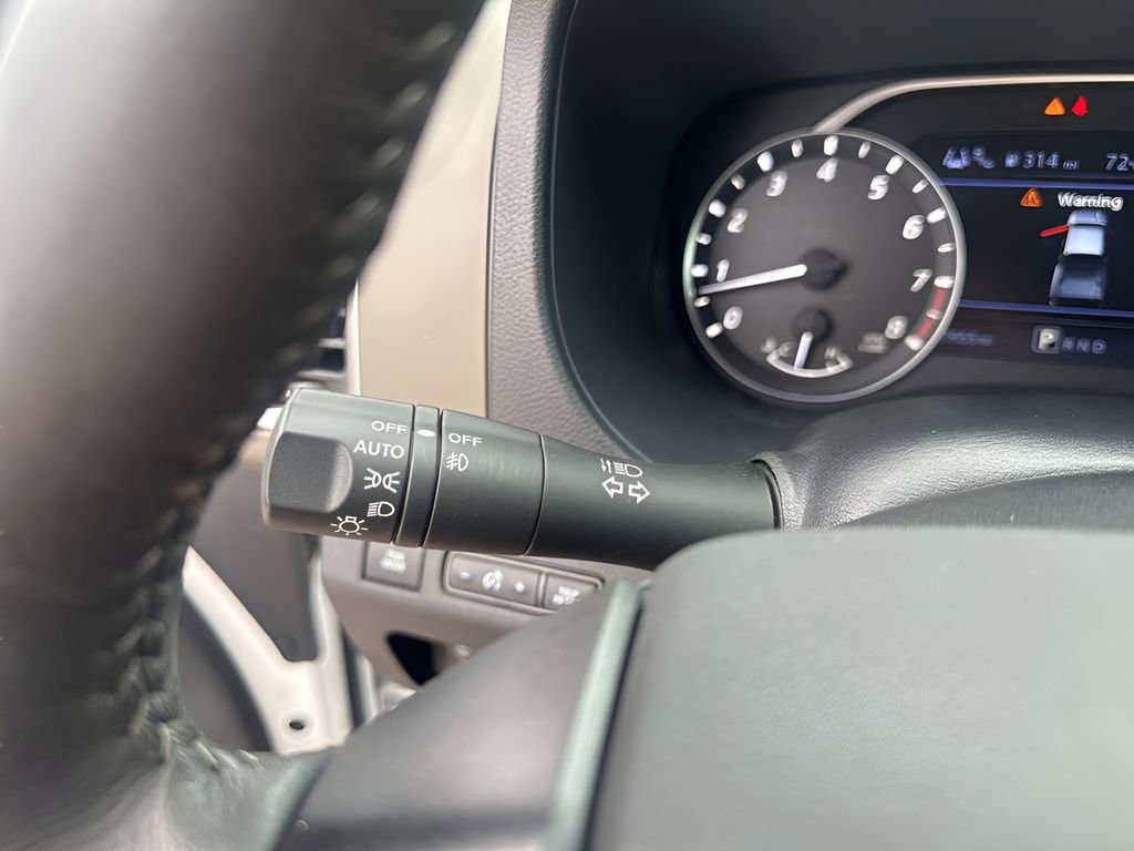 Used 2022 Nissan Frontier SV image 32