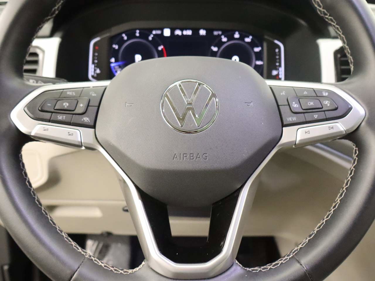 Used 2022 Volkswagen Atlas SEL image 12