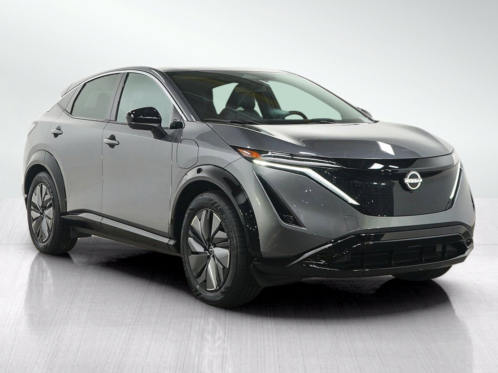 Used 2025 Nissan Ariya FWD image 7