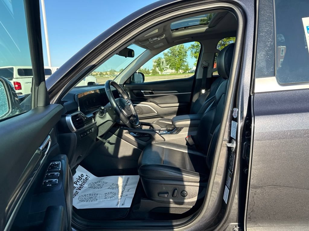 Used 2025 Kia Telluride S AWD/4WD image 34