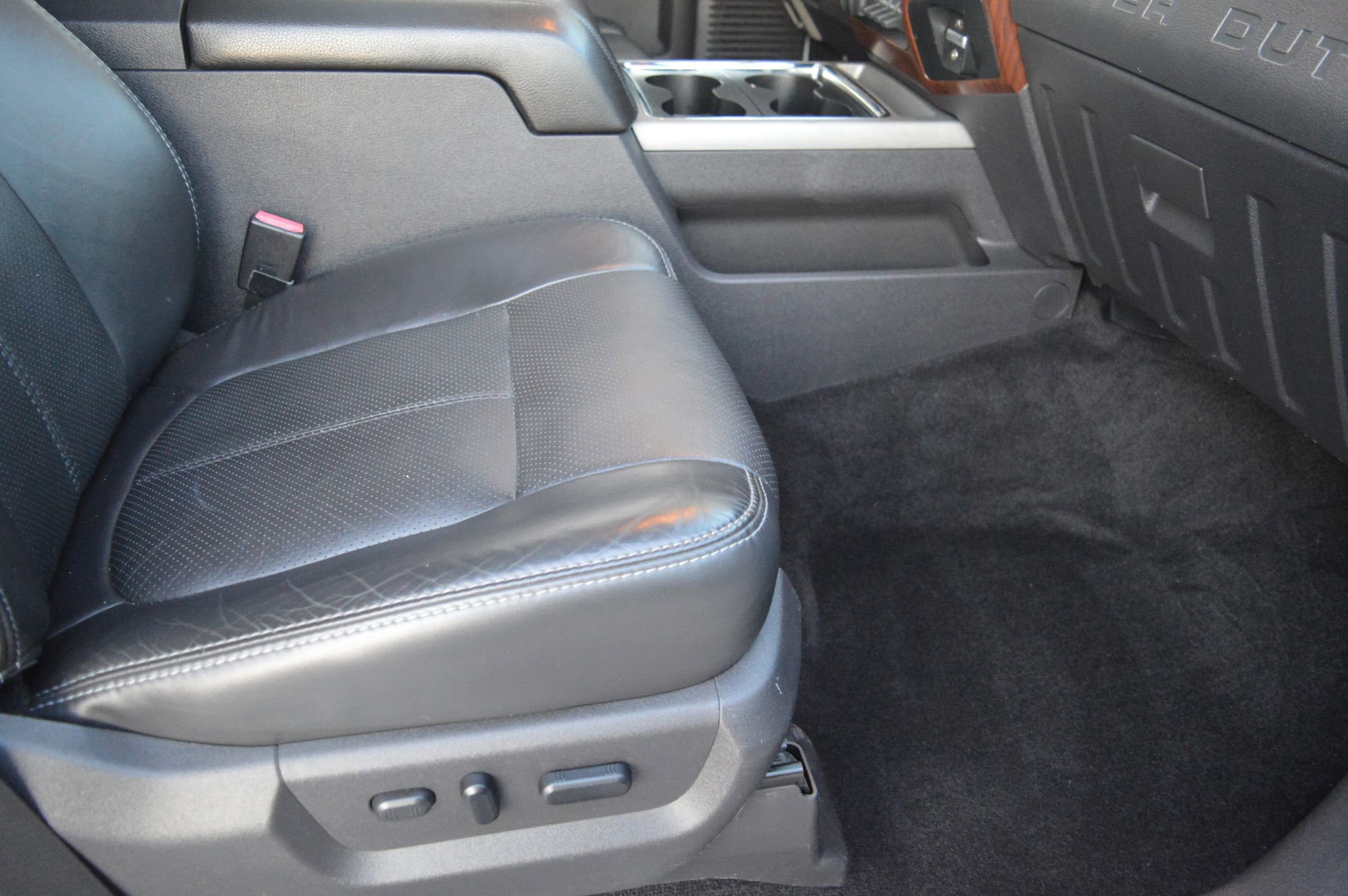 Used 2011 Ford F350 Lariat w/ Lariat Interior Pkg image 14