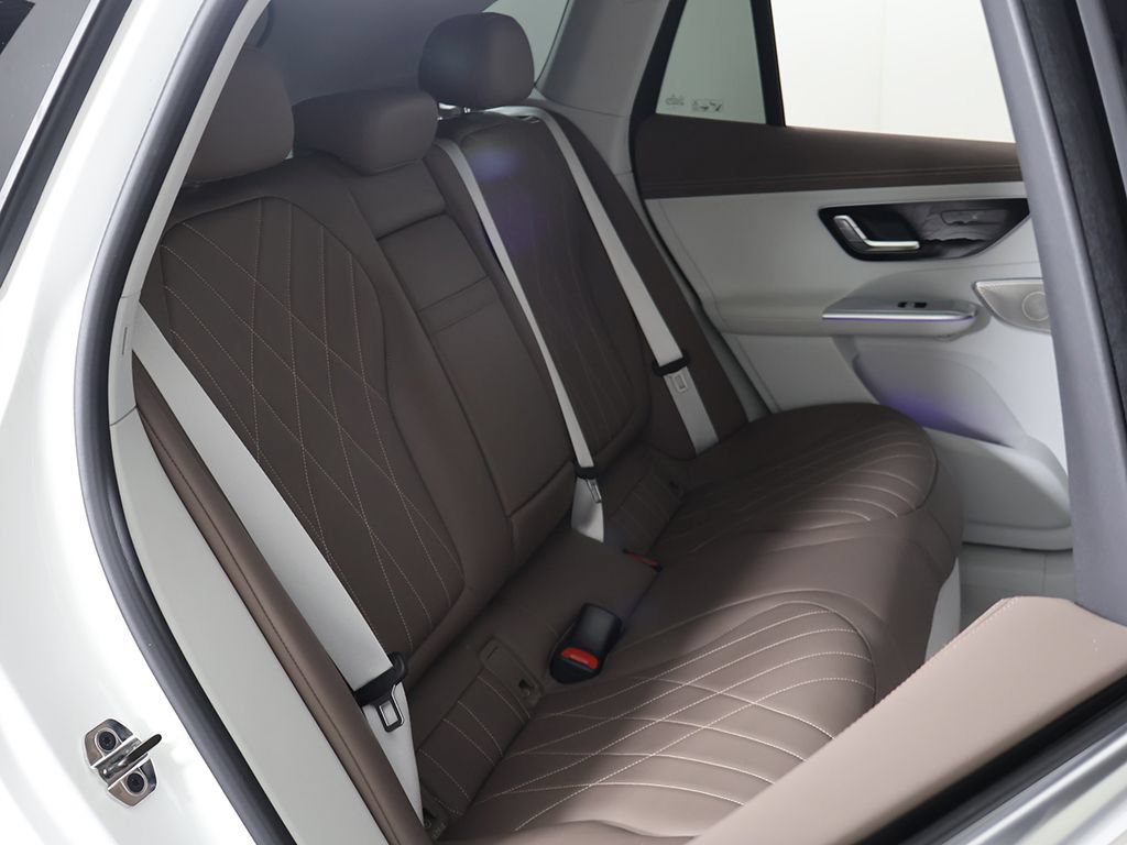 Used 2023 Mercedes-Benz EQE 500 4MATIC SUV w/ Pinnacle Trim Package image 35