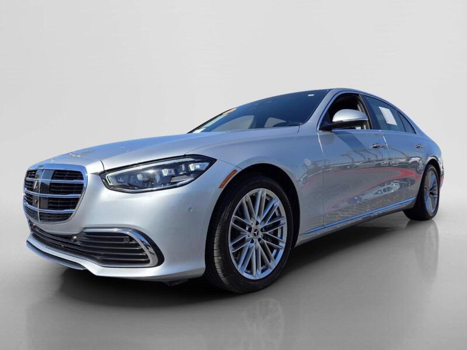 Used 2023 Mercedes-Benz S 580 4MATIC Sedan w/ Warmth & Comfort Package image 8