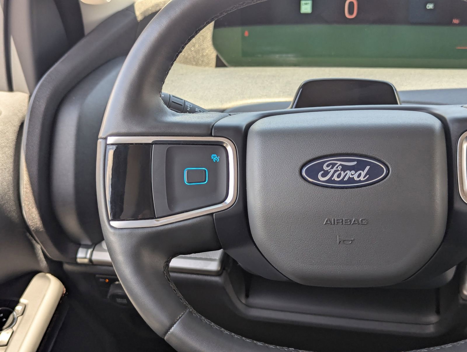 Certified 2025 Ford Expedition Active AWD/4WD image 25