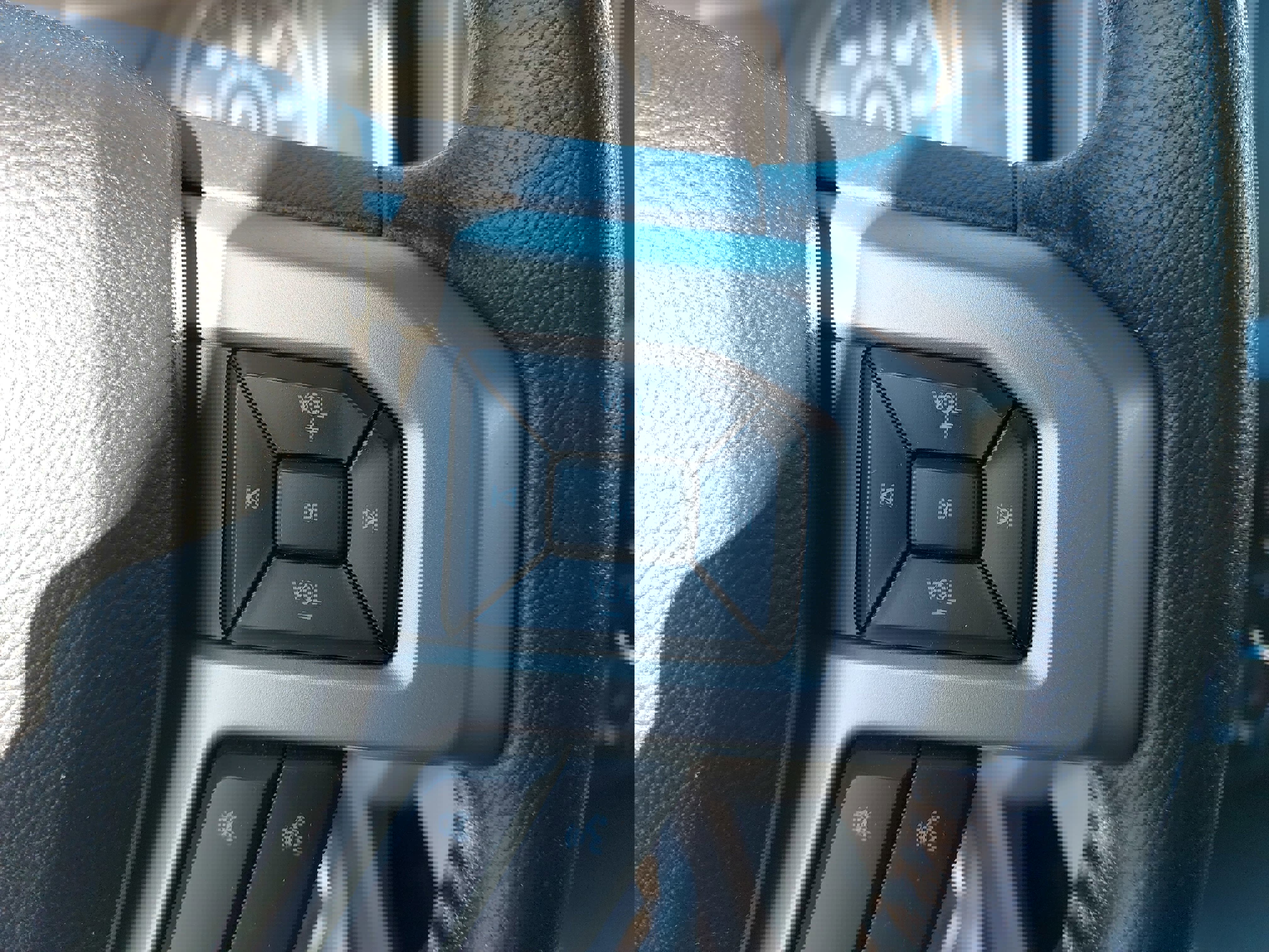 Used 2015 Ford F150 Lariat image 19