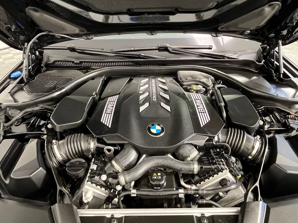 Used 2023 BMW M550i xDrive w/ Executive Package AWD/4WD image 17