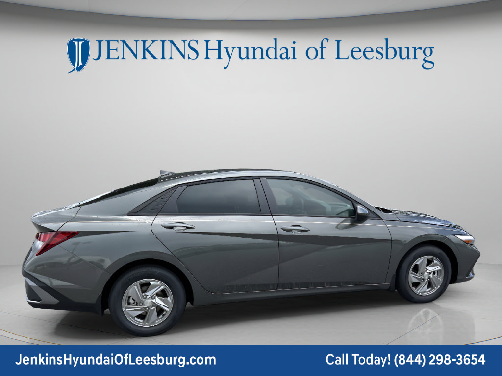 New 2026 Hyundai Elantra SE FWD image 4