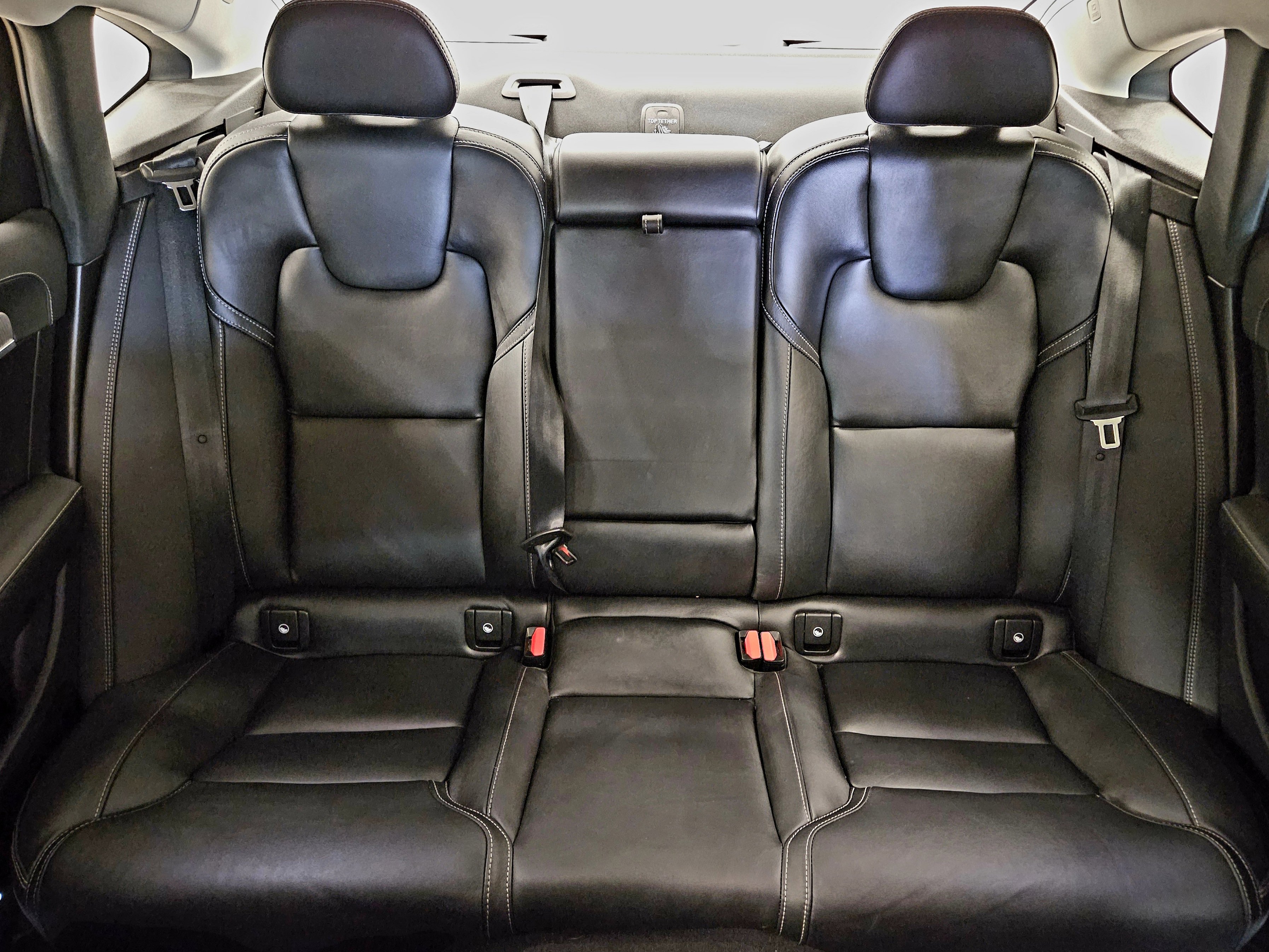 Used 2023 Volvo S90 B6 Ultimate w/ Protection Package Premier image 39