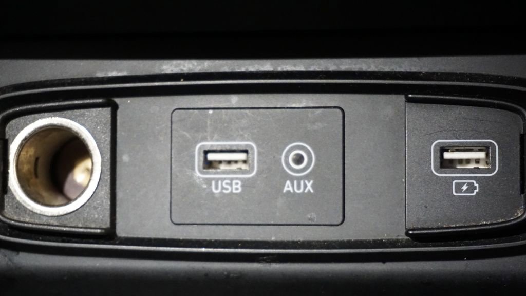 Used 2019 Hyundai Santa Fe SE image 33