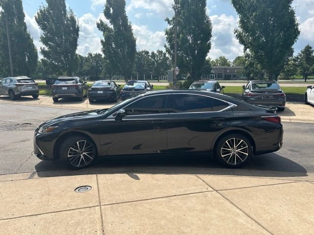 Certified 2023 Lexus ES 250 w/ Premium Package AWD/4WD image 4