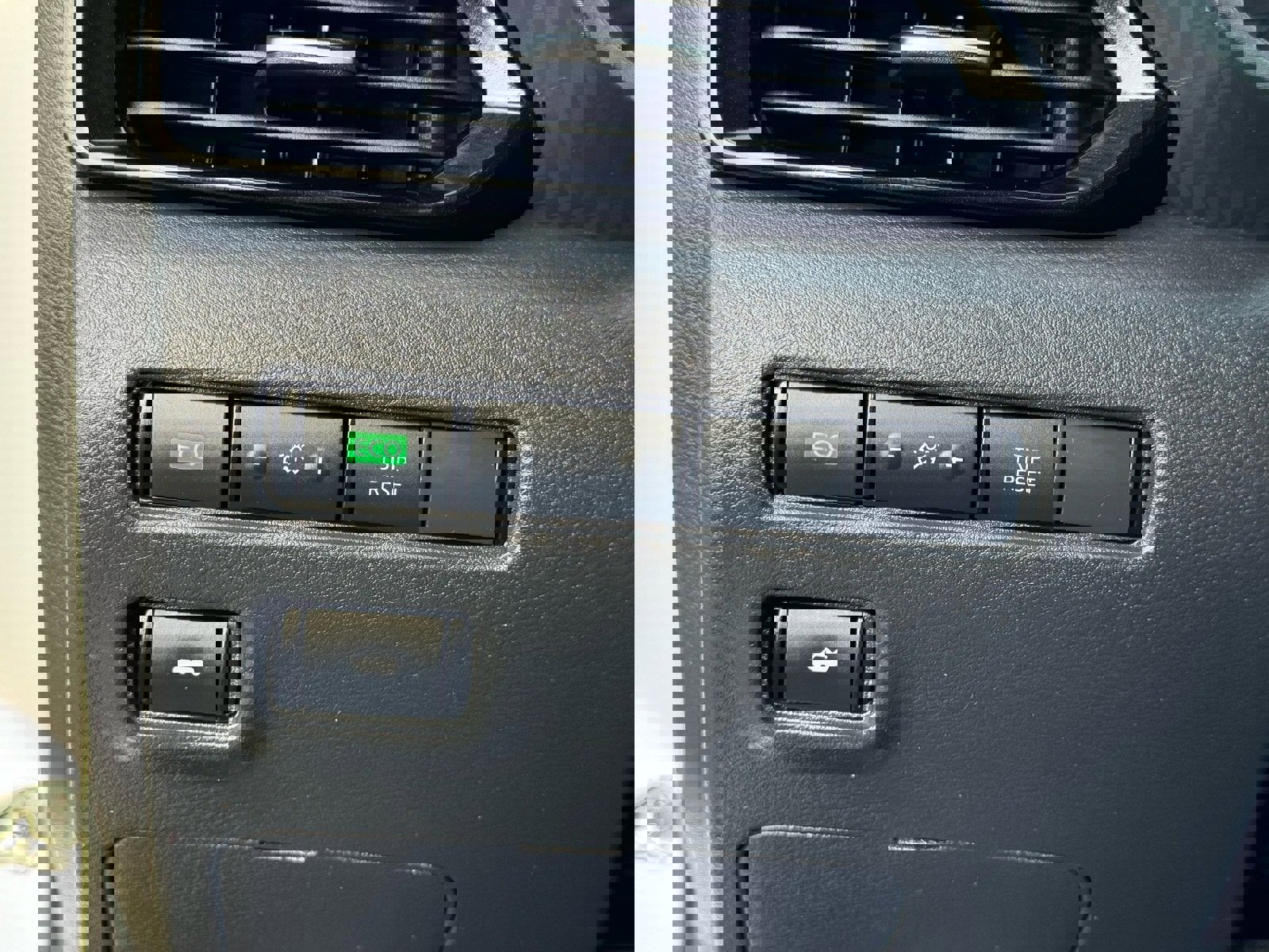 Used 2024 Nissan Sentra SV image 22