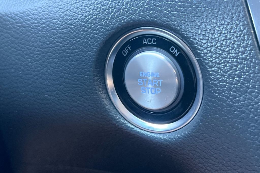 Used 2018 Genesis G80 3.8 RWD image 23