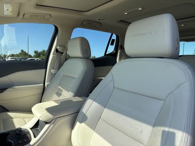 Used 2021 GMC Acadia Denali w/ Denali Technology Package FWD image 14