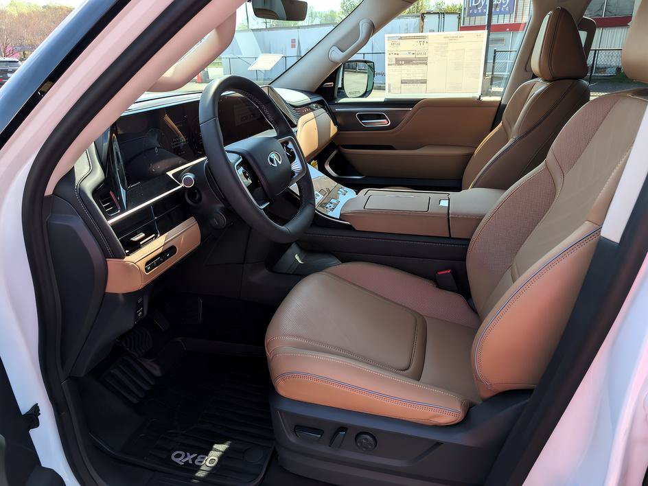 Certified 2026 INFINITI QX80 Luxe w/ Cargo Package AWD/4WD image 11