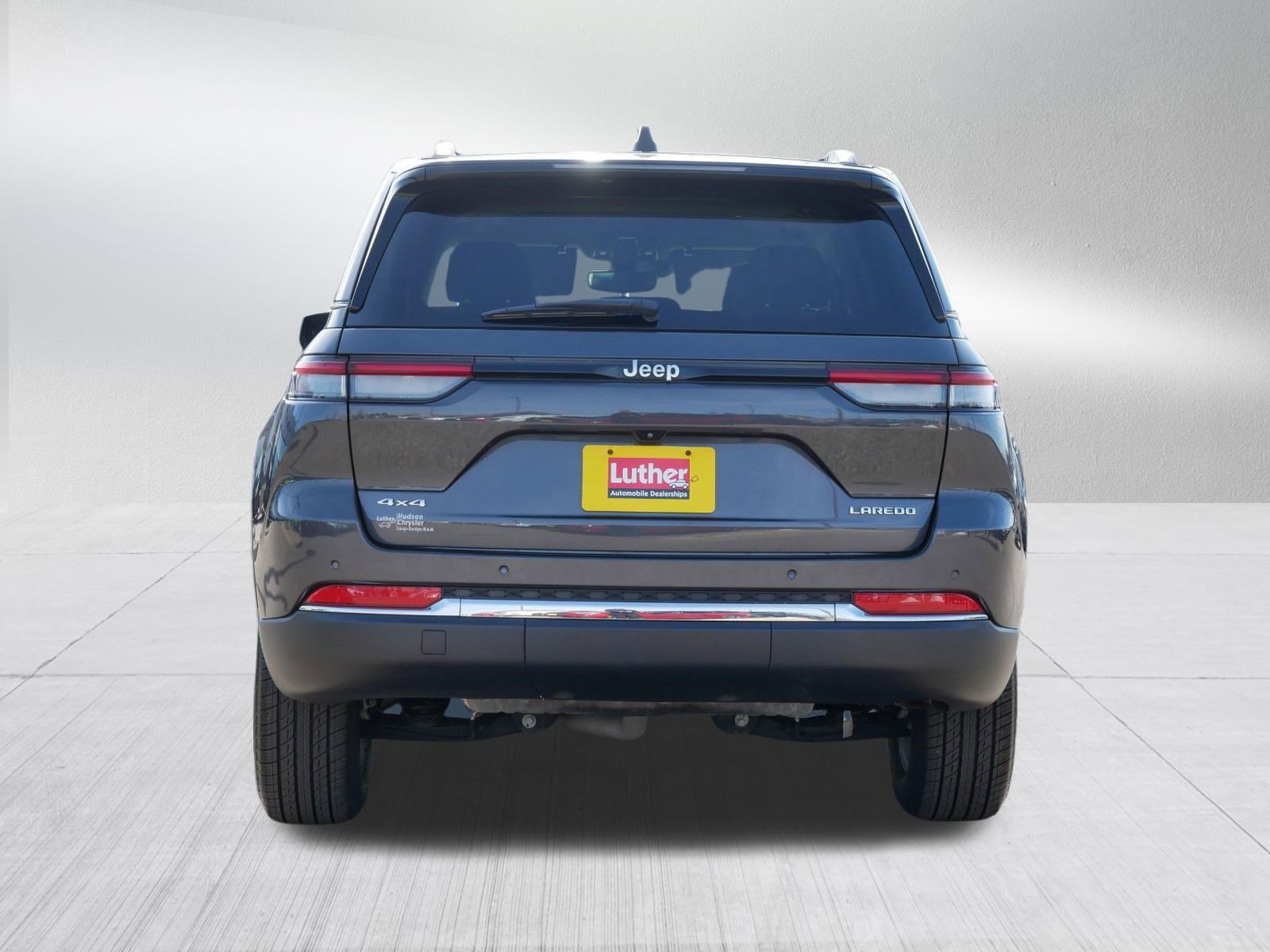 Used 2023 Jeep Grand Cherokee Laredo w/ Luxury Tech Group I image 6