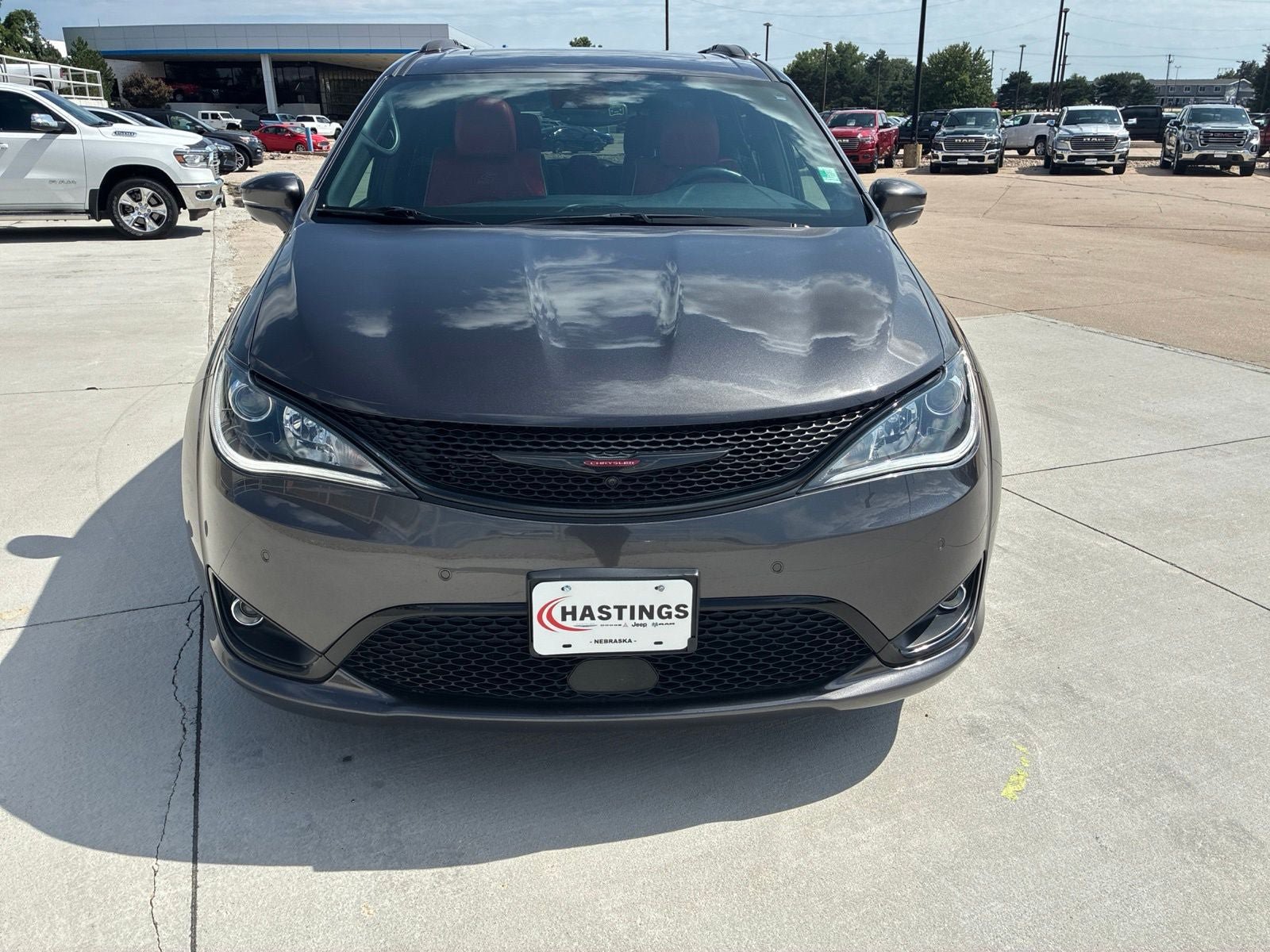 Used 2020 Chrysler Pacifica Limited w/ Quick Oder Package 2EV RED-S FWD image 11