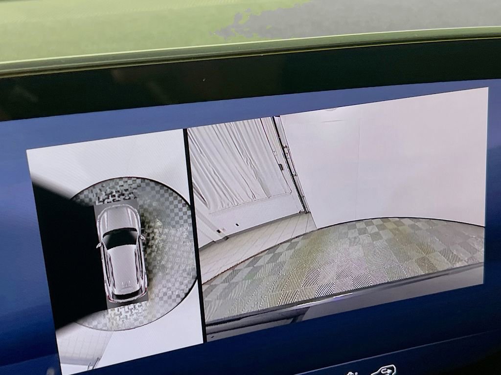 Used 2025 Buick Envision Avenir image 13