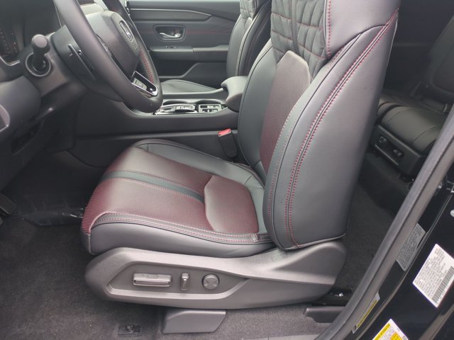 New 2026 Honda Pilot Black Edition image 4