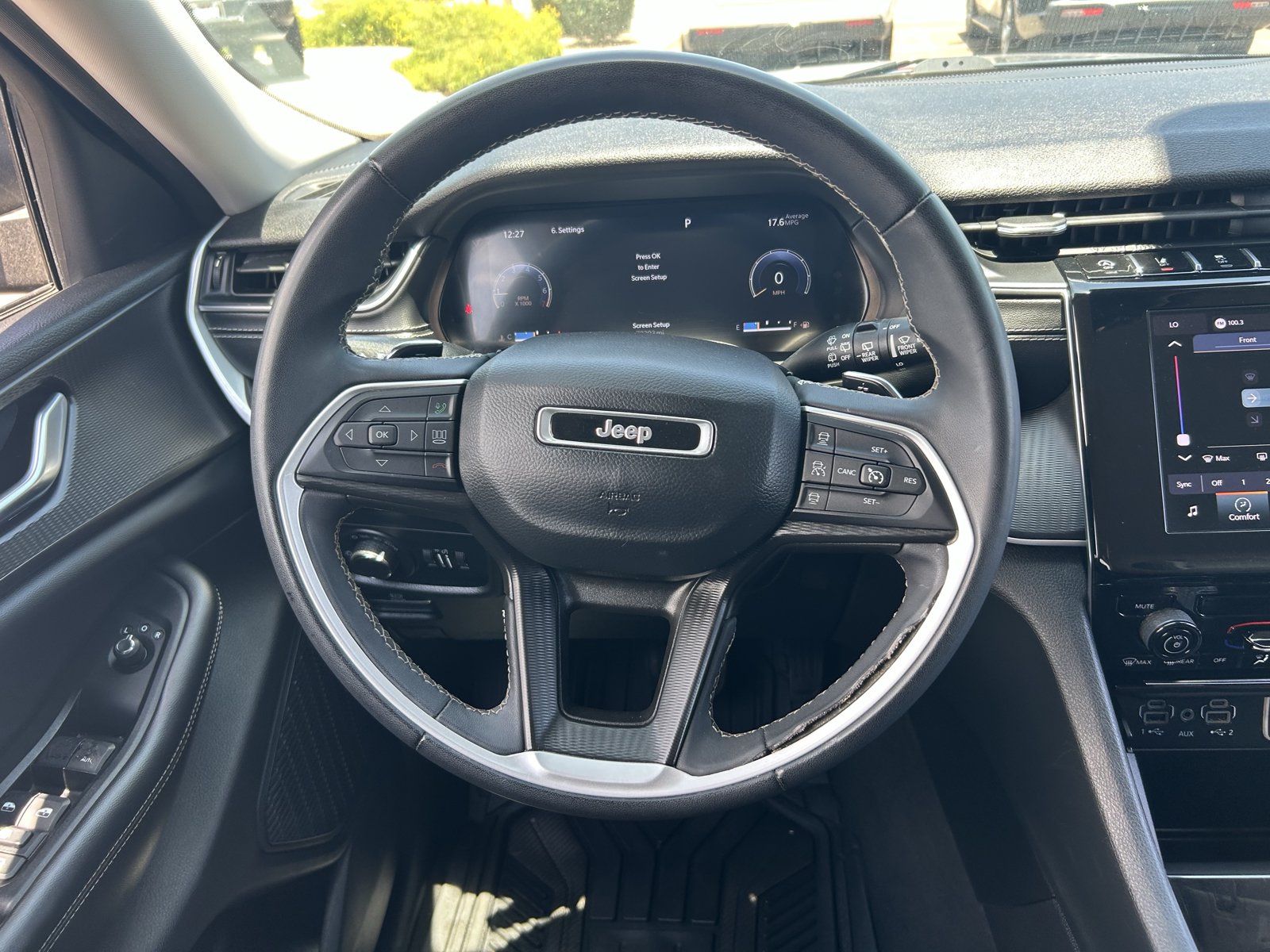 Used 2023 Jeep Grand Cherokee L Laredo RWD image 23