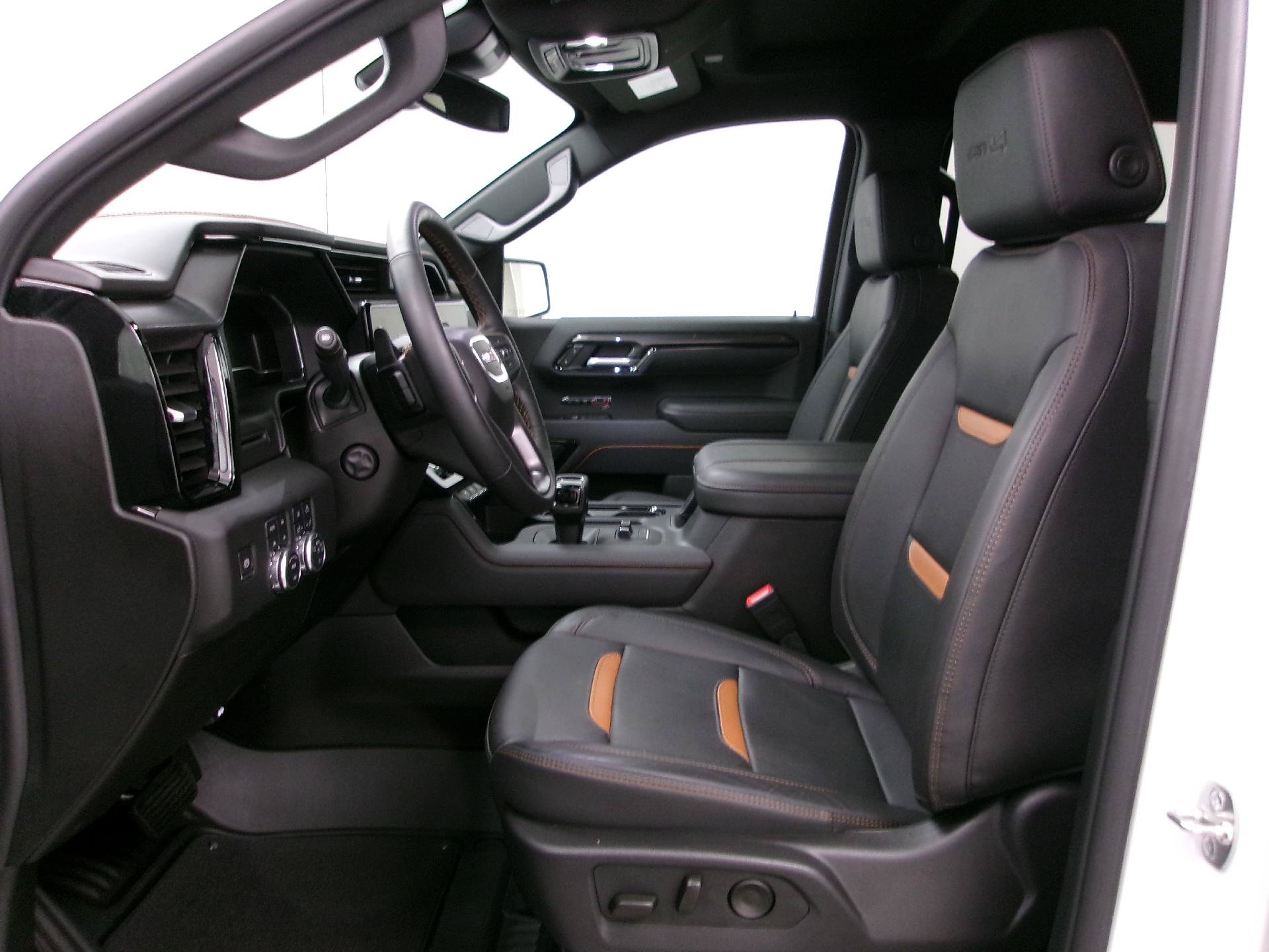 Used 2025 GMC Sierra 1500 AT4 AWD/4WD image 8
