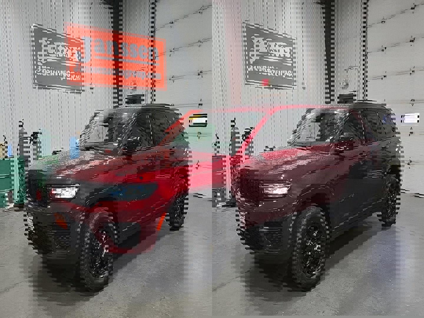 Used 2024 Jeep Grand Cherokee Altitude