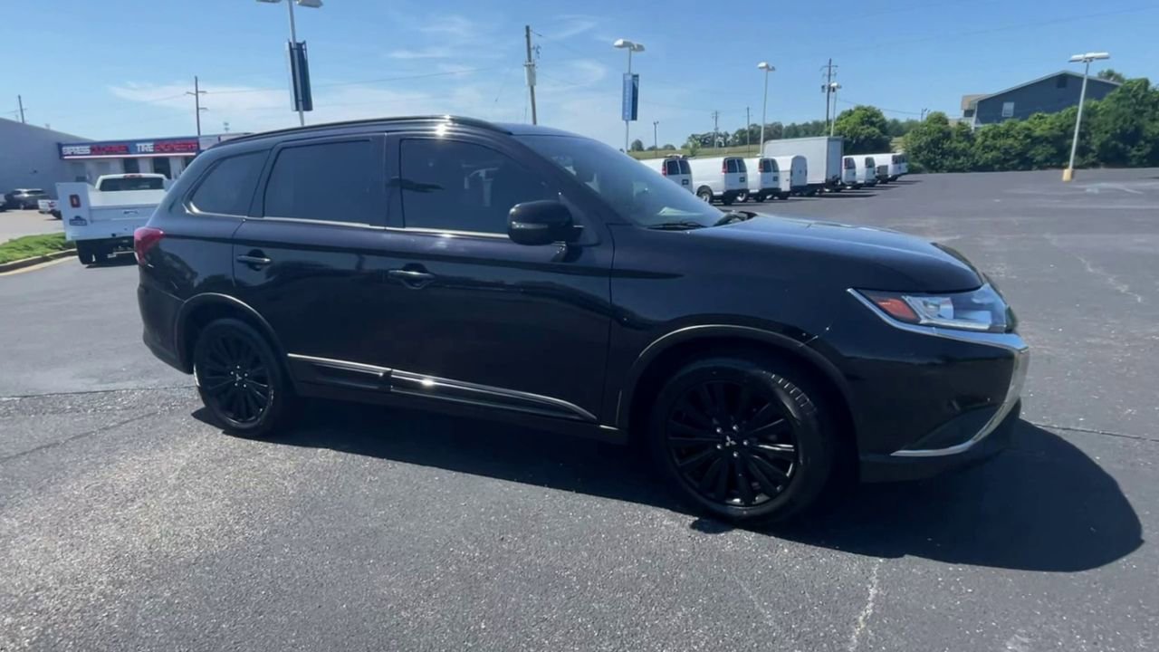 Used 2020 Mitsubishi Outlander LE FWD image 2