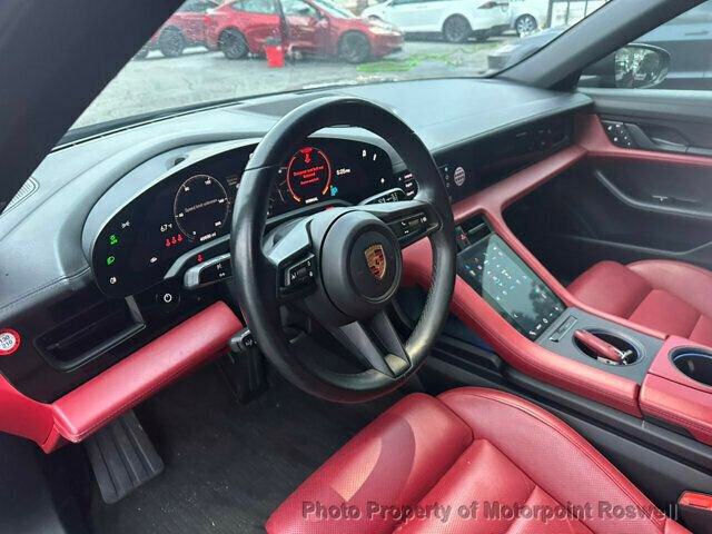 Used 2023 Porsche Taycan image 15