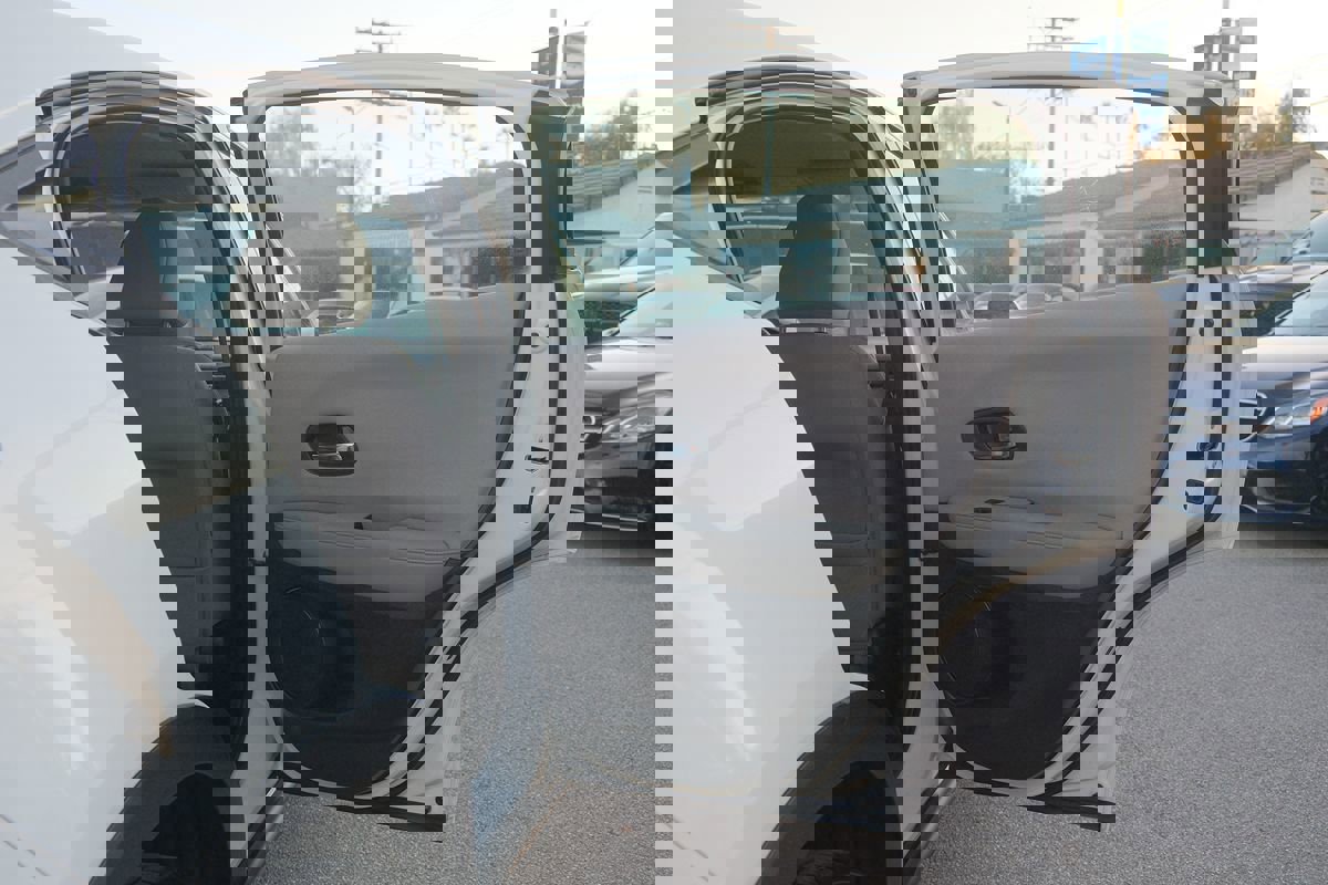 Used 2017 Honda HR-V LX image 29