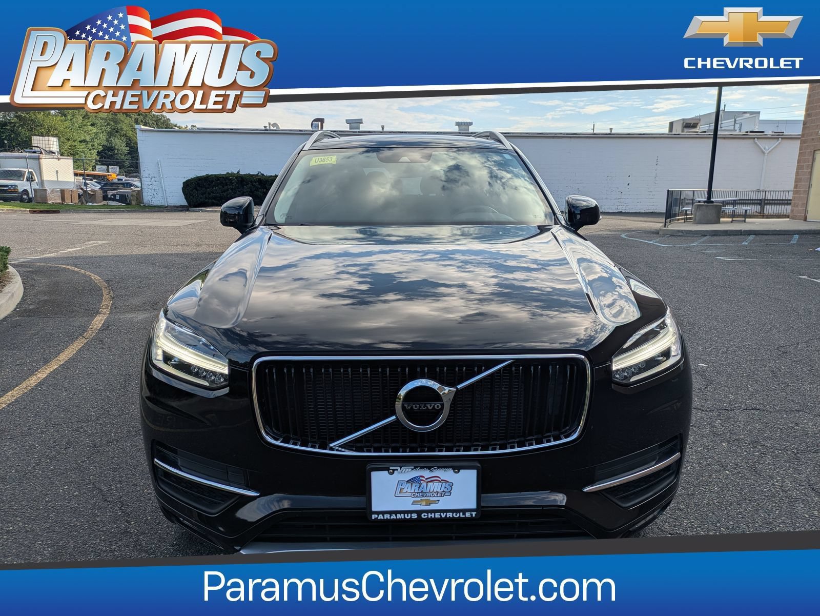 Used 2019 Volvo XC90 T5 Momentum w/ Multimedia Package AWD/4WD image 3