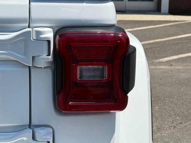 Used 2024 Jeep Wrangler High Altitude AWD/4WD image 17