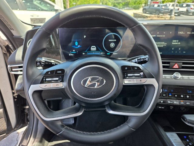 Used 2023 Hyundai Elantra SEL w/ Convenience Package FWD image 29