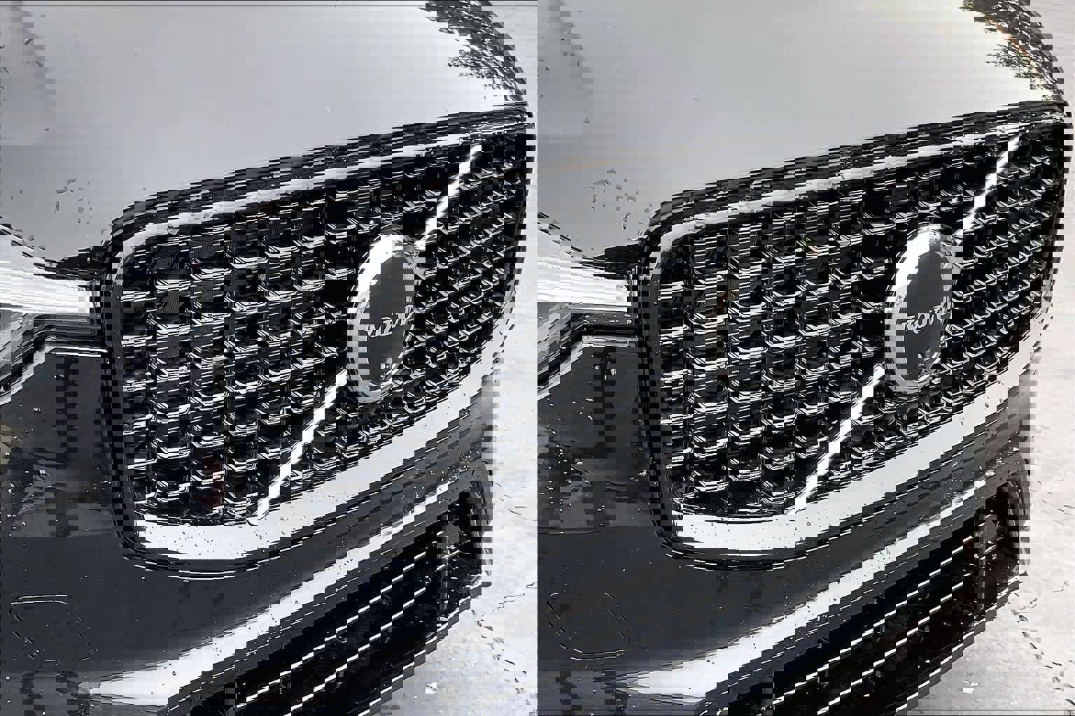 Used 2025 Volvo XC60 B5 Ultra w/ Protection Package Premier image 33