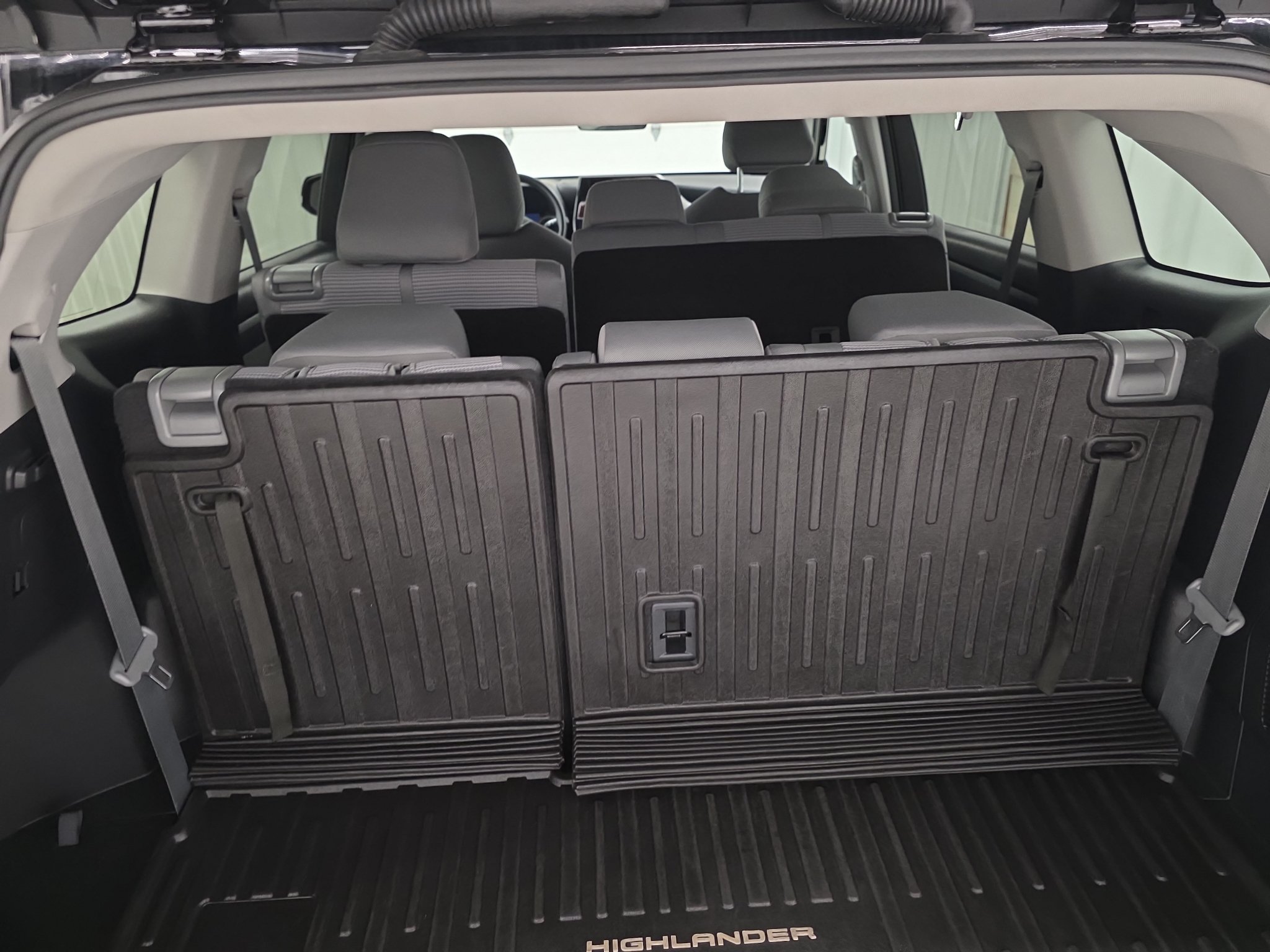 Used 2023 Toyota Highlander L AWD/4WD image 14