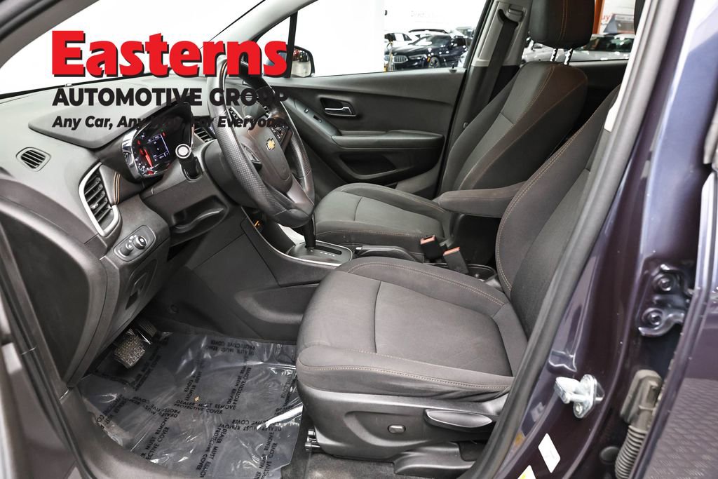 Used 2019 Chevrolet Trax LT FWD image 14