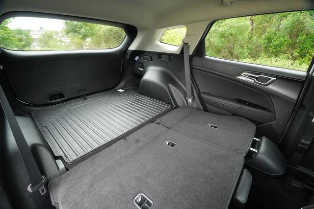Used 2023 Kia Sportage EX image 33