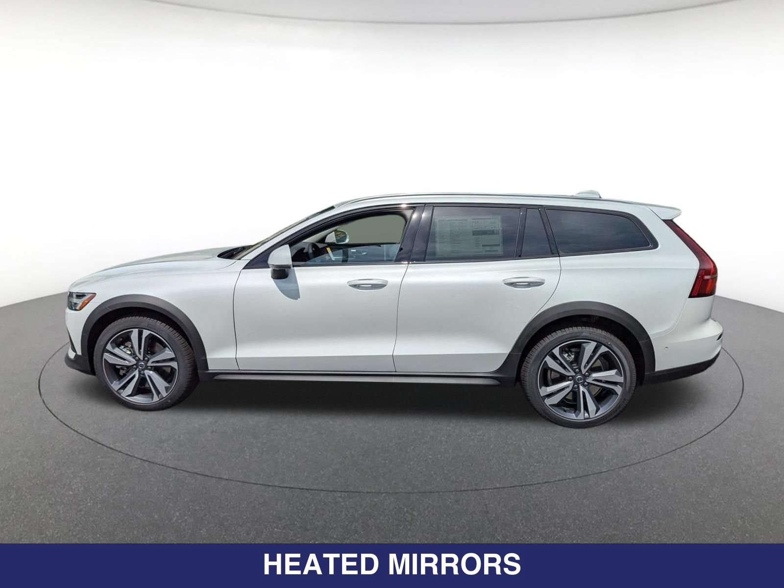 Certified 2026 Volvo V60 B5 Cross Country Plus w/ Protection Package Premier AWD/4WD image 7