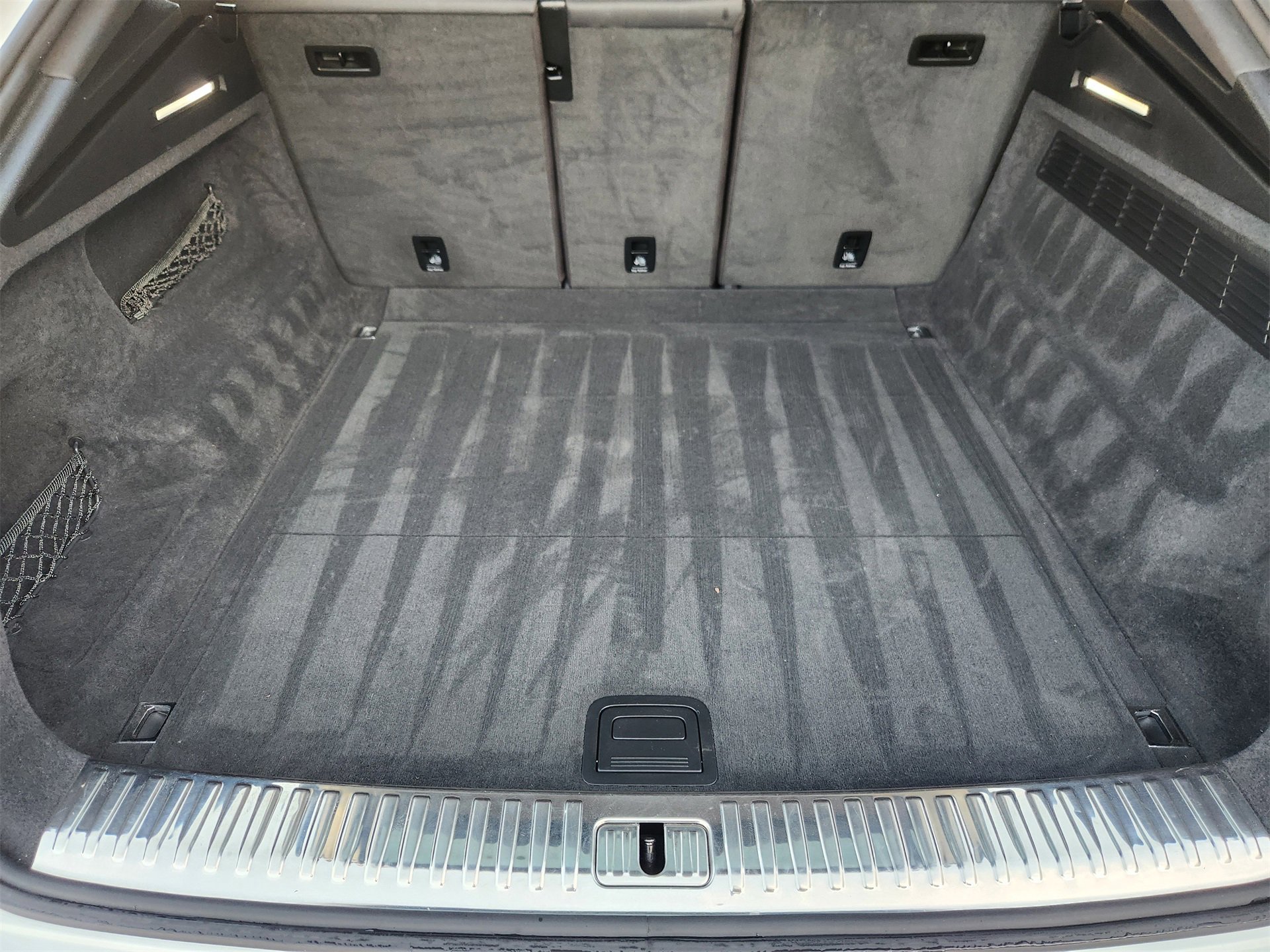 Used 2020 Audi Q8 Prestige w/ Prestige Package image 34