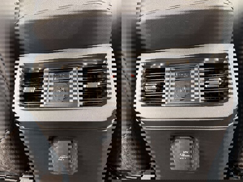 Used 2025 Ford F450 Platinum w/ FX4 Off-Road Package image 45