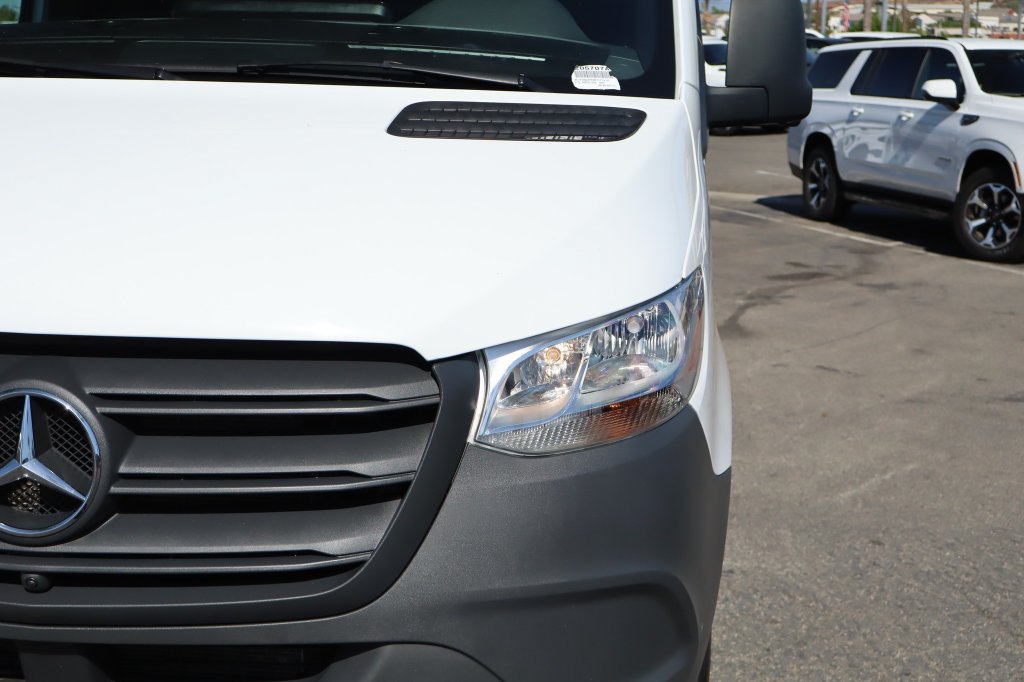 Used 2024 Mercedes-Benz Sprinter 2500 image 8