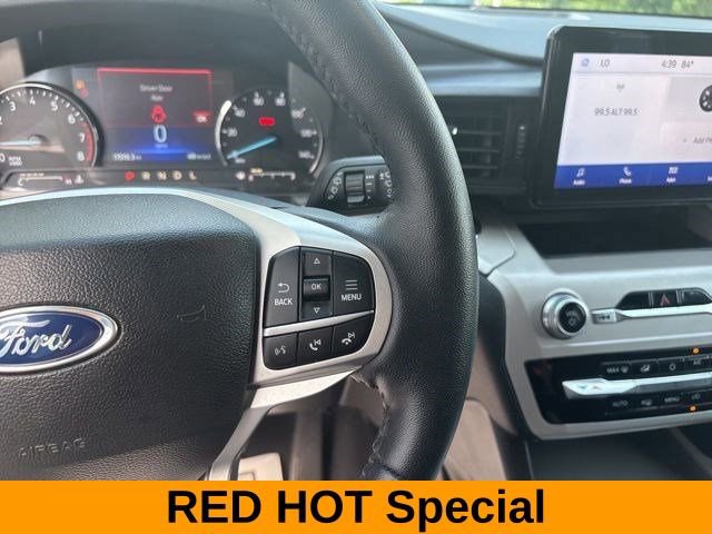 Used 2023 Ford Explorer XLT image 18