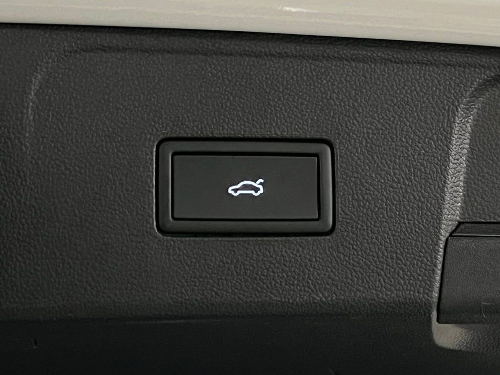 New 2026 Volkswagen Atlas SEL Premium R-Line image 30