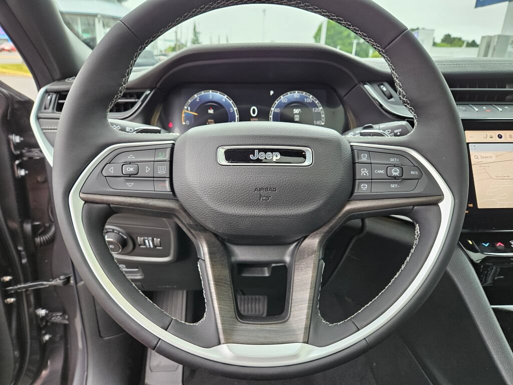 New 2026 Jeep Grand Cherokee L Limited w/ Limited Altitude Package AWD/4WD image 19