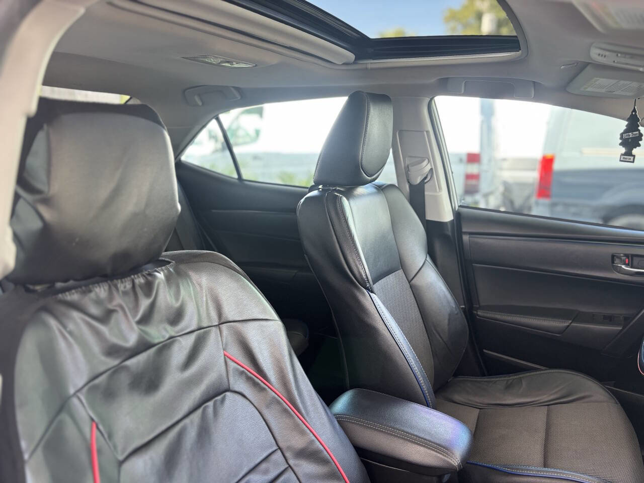Used 2019 Toyota Corolla SE w/ SE Premium Package FWD image 24