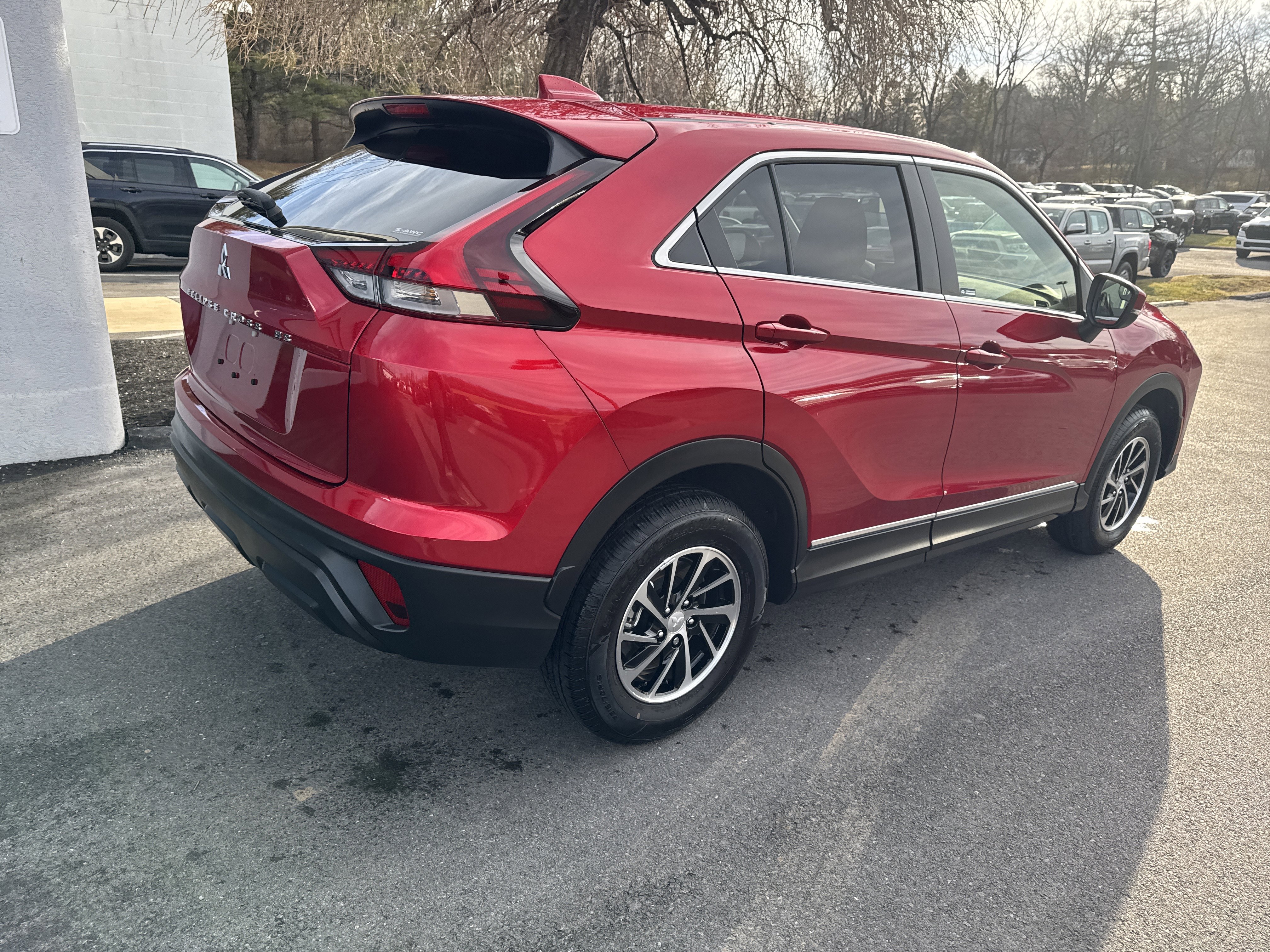 Used 2025 Mitsubishi Eclipse Cross ES video 3